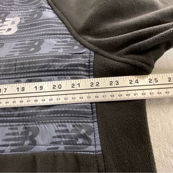 NEW BALANCE BRAND GRAFIC LIGHTWEIGHT MEN’S FLEECE JACKET SIZE: XL BLACK AND GRAY - Picture 9 of 16